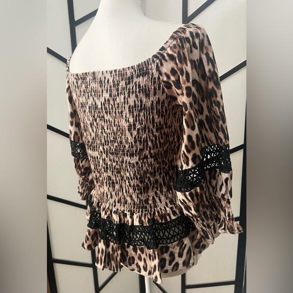 Venus Animal Print Off Shoulder Top with Elastic Bodice - NWOT - Size L - Picture 5 of 15